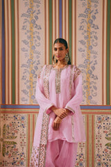 Gultaj suit